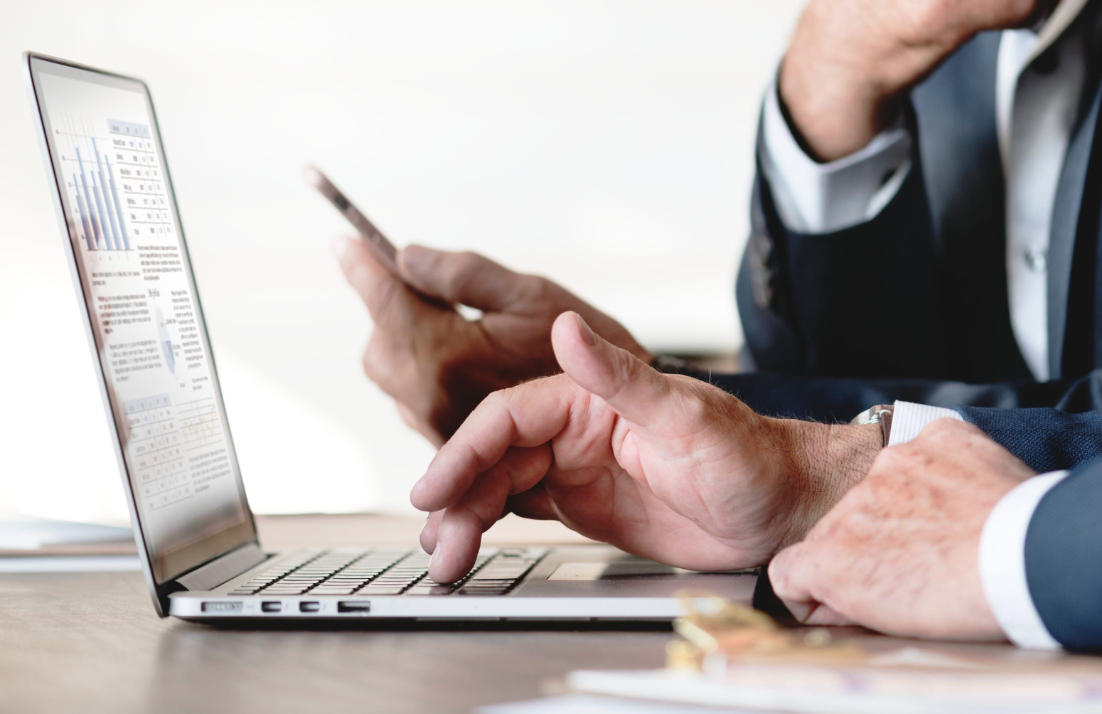 GÓMEZ DE LA FLOR DESARROLLA UNA APP QUE REGISTRA LA JORNADA LABORAL – NOTICIA ECONOMÍA 3