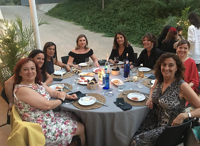 Mª Eugenia Gómez de la Flor asiste a la cena de verano de asociadas de EVAP